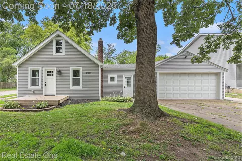 21801 Colgate St, Farmington Hills, MI 48336