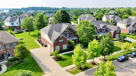 24817 Mallard Trail Ln, Novi, MI 48374