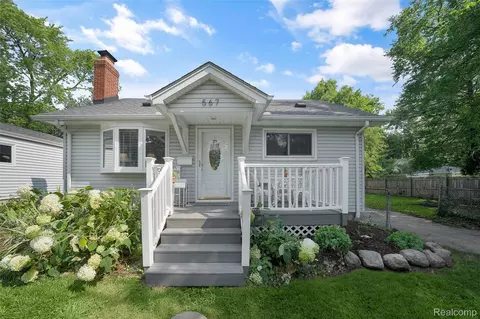567 Roth Blvd, Clawson, MI 48017