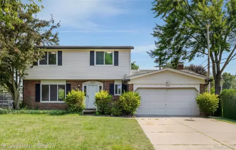 2376 Greensboro Dr, Troy, MI 48085