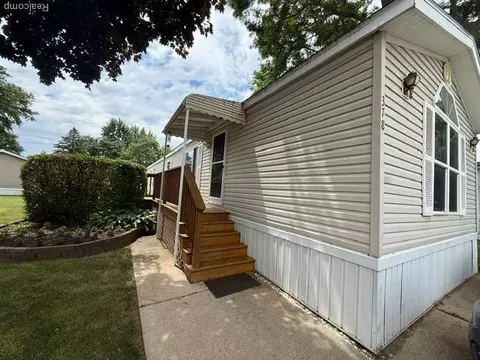 378 Tourangeau Dr, Rochester Hills, MI 48307