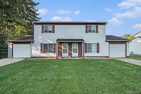 505 Garden Ln, Fowlerville, MI 48836