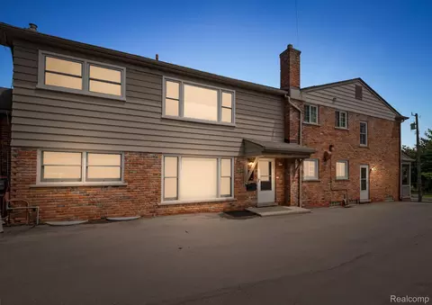 543 N Old Woodward Ave, Birmingham, MI 48009