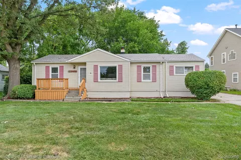 2149 Isabell Dr, Troy, MI 48083