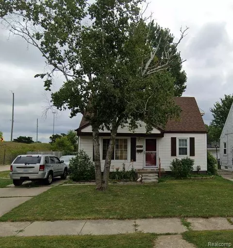 26828 Waldorf St, Roseville, MI 48066