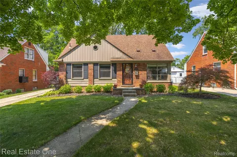 4507 Groveland Ave, Royal Oak, MI 48073