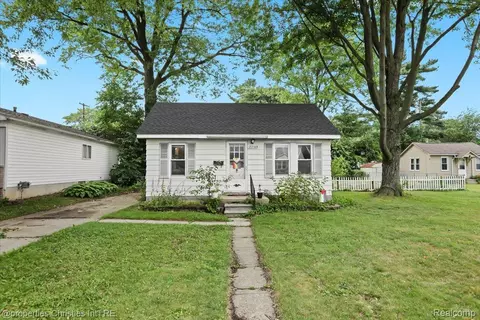 27109 Hampden St, Madison Heights, MI 48071