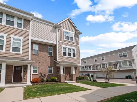 2500 Normandy Rd #41, Royal Oak, MI 48073