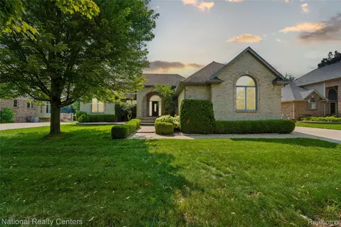 54710 Preston Pines Ln, Shelby Township, MI 48315