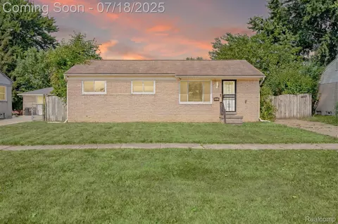 35407 Kelly Rd, Clinton Township, MI 48035
