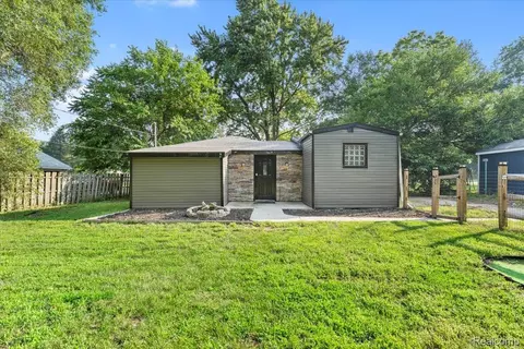 8121 Delray St, Bedford, MI 48144