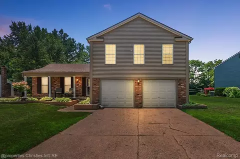 28254 Gettysburg St, Farmington Hills, MI 48331