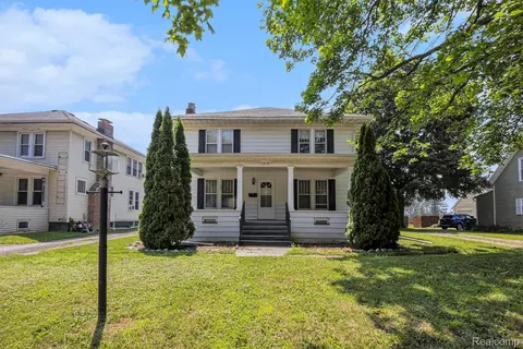 1615 W Genesee St, Lapeer, MI 48446
