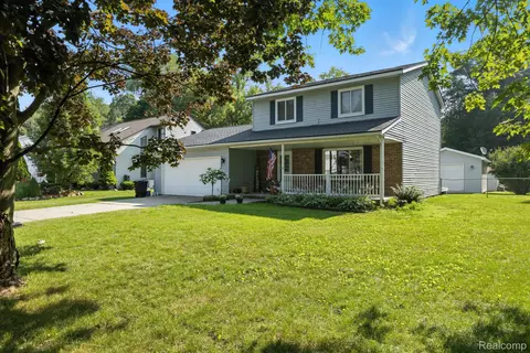 3544 Old Farm Ln, Fort Gratiot, MI 48059
