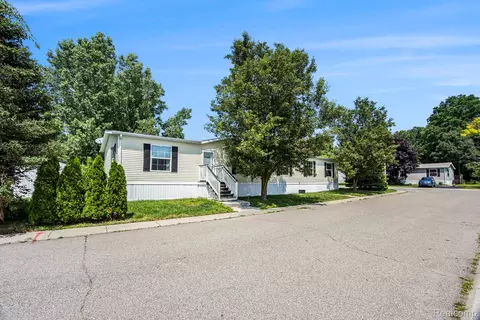 116 South St, Oxford, MI 48371