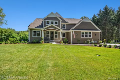 7171 Lucy Dr, Webster, MI 48130
