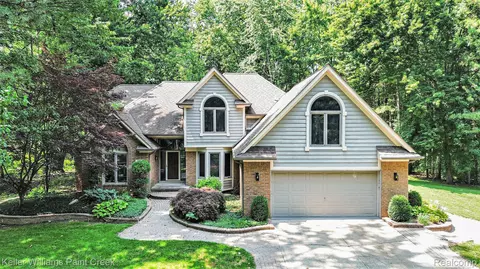 6365 Hayfield Ln, Almont, MI 48003