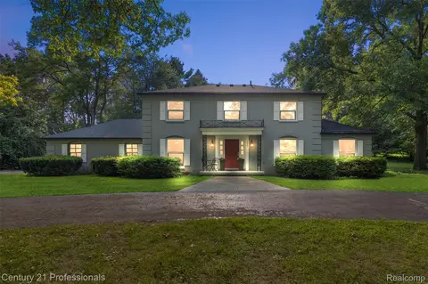 5420 Lahser Rd, Bloomfield Hills, MI 48302