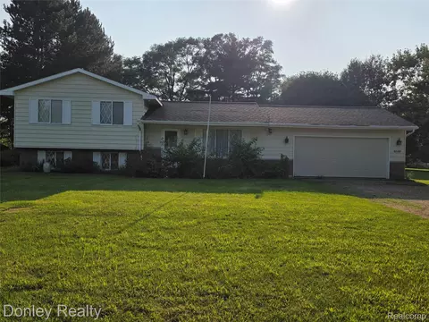 6059 Windward St, Deerfield, MI 48461