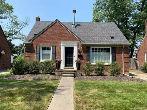 1417 N Maple Ave, Royal Oak, MI 48067