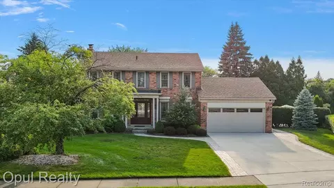 16363 Huff St, Livonia, MI 48154