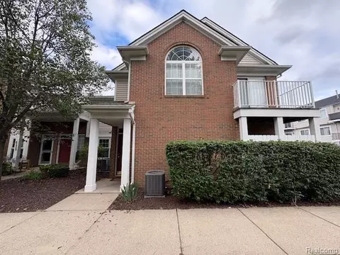 42717 Richmond Dr, Sterling Heights, MI 48313