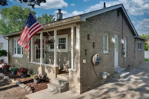 11187 Ziegler St, Taylor, MI 48180