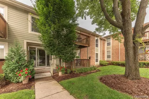 725 Randolph St #218, Northville, MI 48167