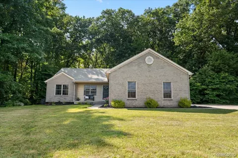 7780 Hidden Circle Dr, Byron, MI 48418