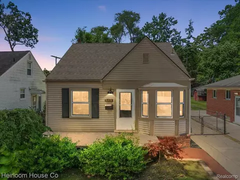 2718 Hubbard St, Dearborn, MI 48124