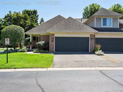 320 James Cir, Royal Oak, MI 48067