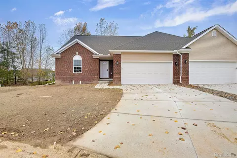 13339 Whispering Pines Ct, Linden, MI 48451