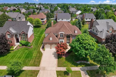 24352 Cavendish Ave W, Novi, MI 48375