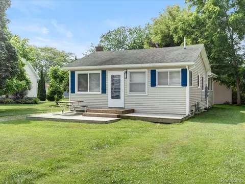 7334 Worth Rd, Worth, MI 48450