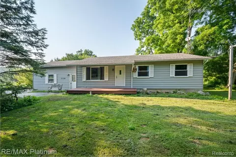 11101 Lake Rd, Otisville, MI 48463