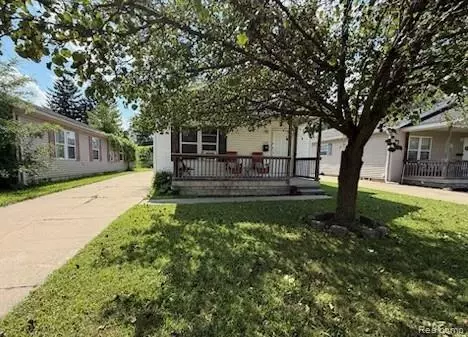 4028 Howe Rd, Wayne, MI 48184