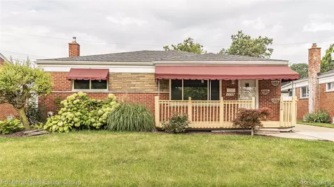 7799 Gary Ave, Westland, MI 48185