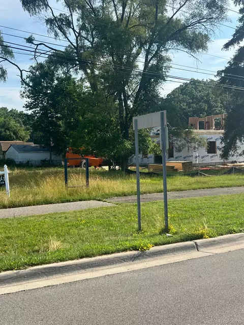 23874 W Nine Mile Rd, Southfield, MI 48033