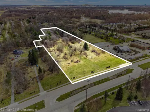 3315 S Baldwin Rd, Orion, MI 48359