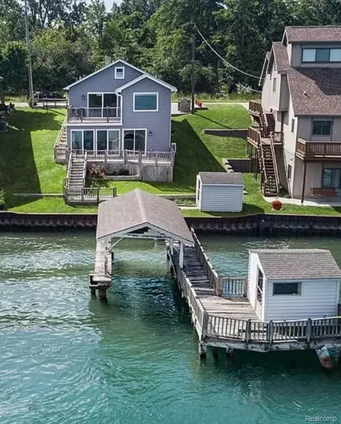1027 River Rd, St. Clair, MI 48079