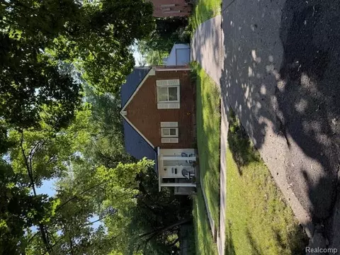 17126 Patton St, Detroit, MI 48219