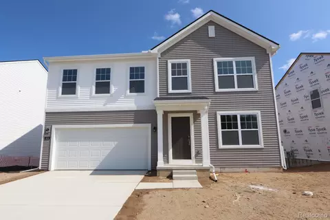 424 Hidden Riv W, Holly, MI 48442