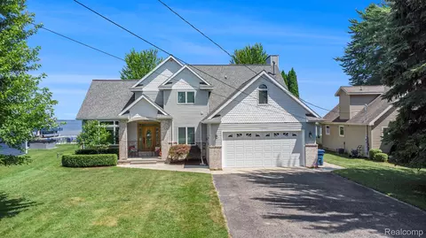 10626 W Shore Dr, Lake, MI 48629