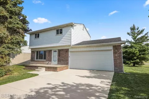 22046 Nelson St, Woodhaven, MI 48183