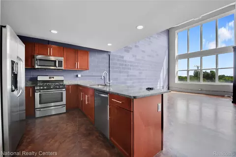 98 Northbound Gratiot Ave #29, Mount Clemens, MI 48043