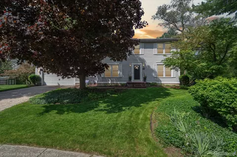 1315 Leeward Dr, Meridian, MI 48864