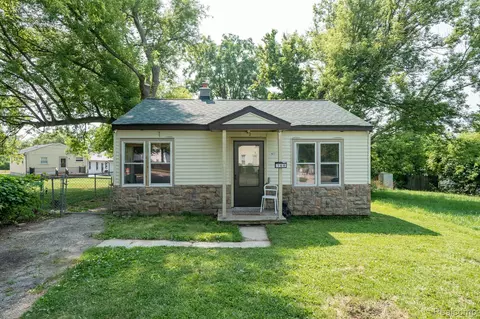 760 Bigham St, Pontiac, MI 48342