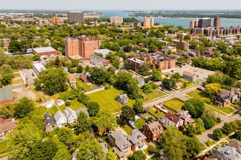7901 Agnes St, Detroit, MI 48214