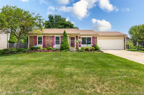 23568 Cranbrooke Dr, Novi, MI 48375
