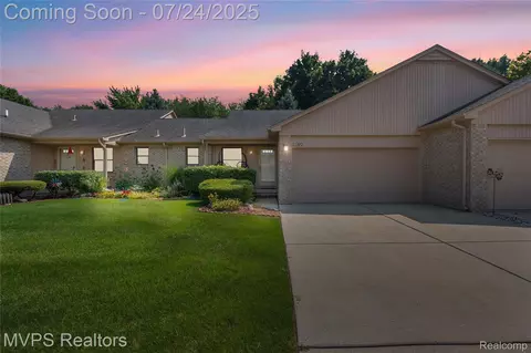 23572 Suttons Bay Dr, Clinton Township, MI 48036